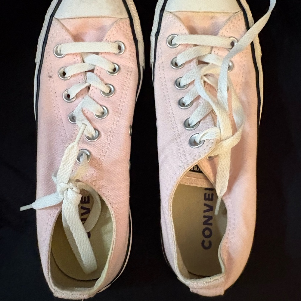 Converse Women's Light Pink Canvas Sneakers